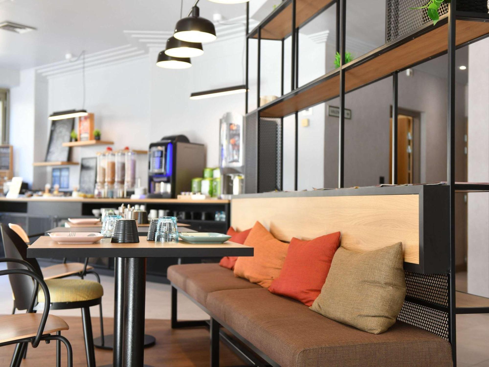 Ibis Châteauroux エクステリア 写真